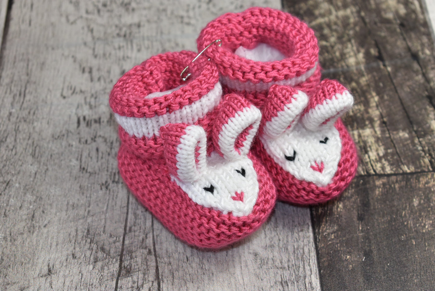 Petits chaussons lapin au tricot